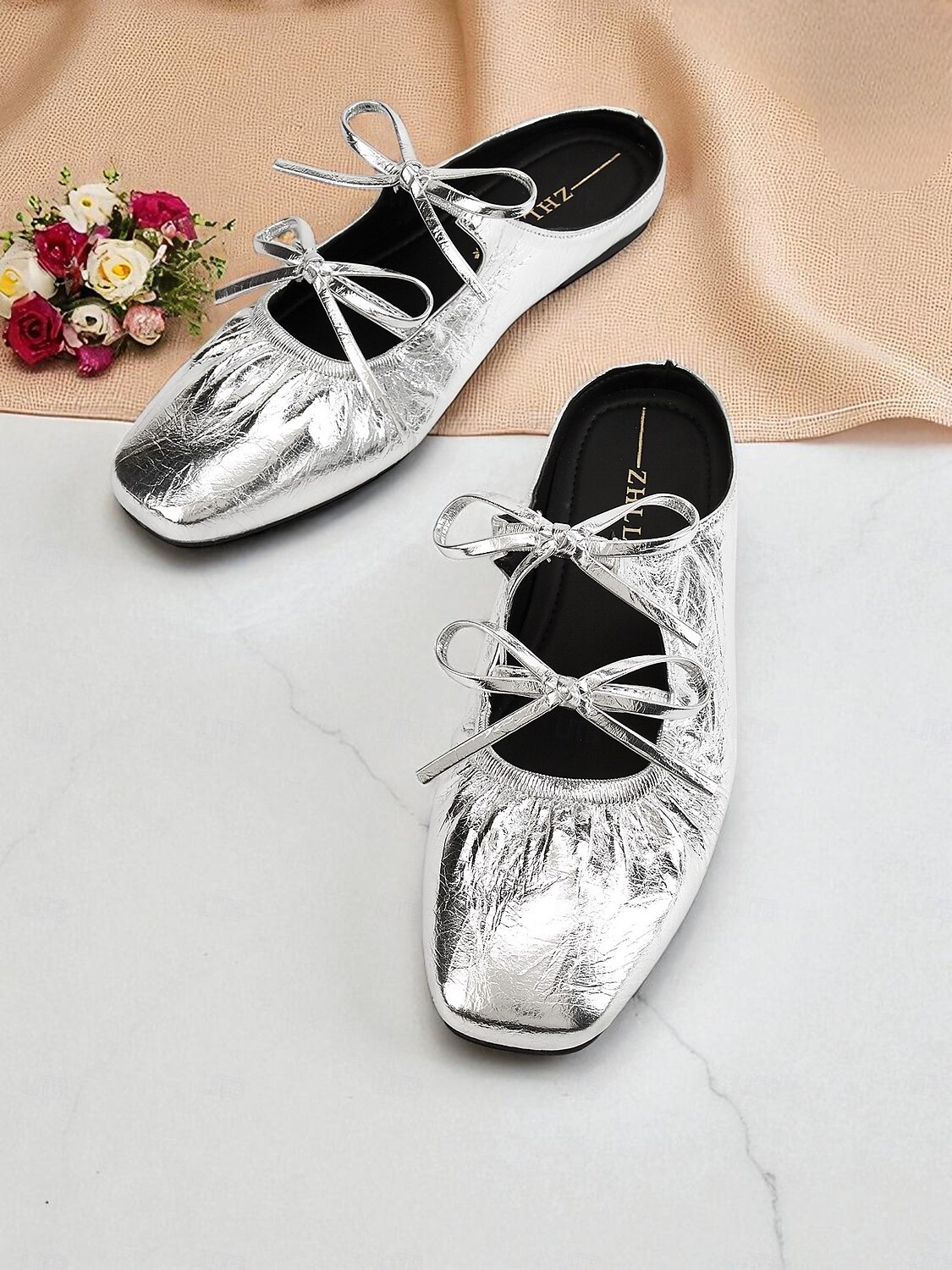 Mules slip-on da donna con fiocco in argento metallizzato - scarpe basse in similpelle stropicciata, punta quadrata, per outfit da sera e per feste notturne del 2025 a $42.99 –P4