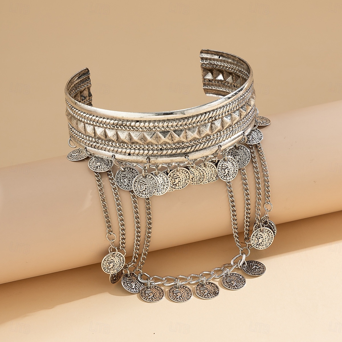 Bracciale da donna a strati in oro con ciondoli a forma di foglia - gioiello boho per feste e festival del 2025 a $11.99 –P6