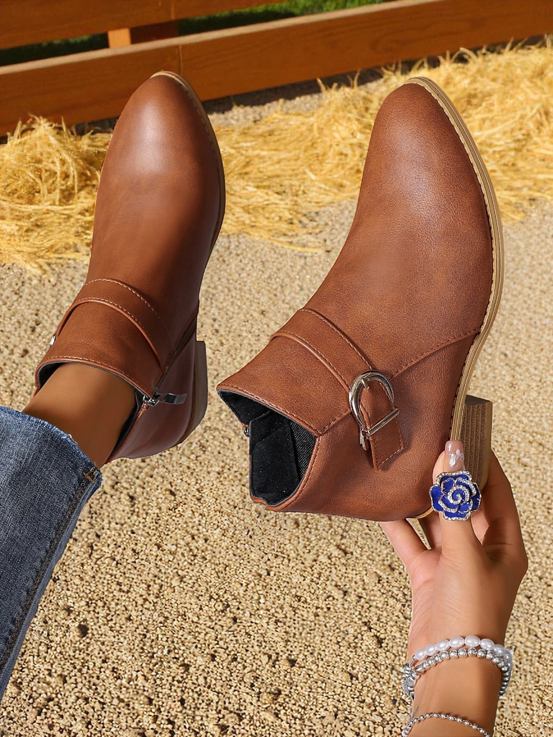 Botines marrones de piel sintética para mujer: botines de tacón bajo con hebilla y cremallera lateral para salidas de otoño, paseos por el campo y uso diario. 2025 - $26.99 –P4