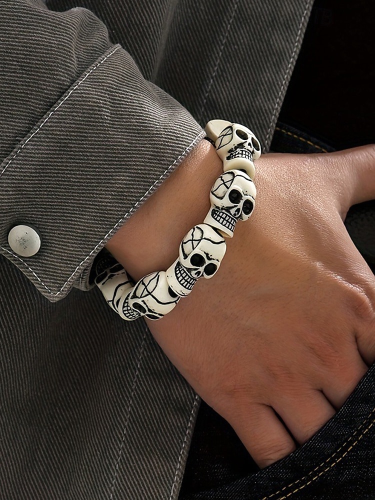Pulseira masculina de contas de caveira de Halloween – pulseira punk gótica de resina elástica para festas, cosplay e fantasias de 2025 por $7.99 –P2