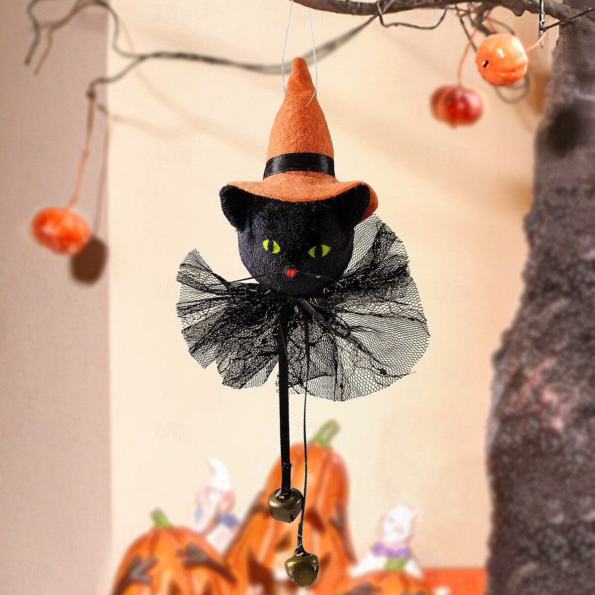 Závěsná ozdoba na halloweenskou panenku čarodějnice, kreslený zvonek s tylovou sukní, dýně, duch a plyšové přívěsky s černou kočkou pro vnitřní i venkovní halloweenské párty a domácí dekorace 2025 - $9.99 –P7