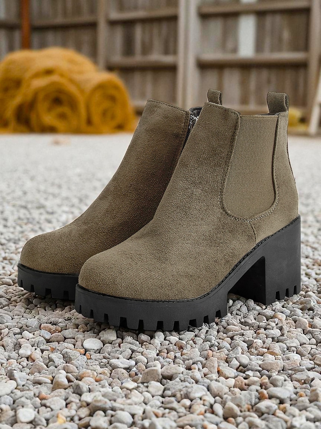Botas Chelsea femininas de camurça sintética – botins de salto grosso e sola de borracha para passeios de outono na fazenda, estradas rurais e colheita de abóboras de 2025 por $26.99 –P2