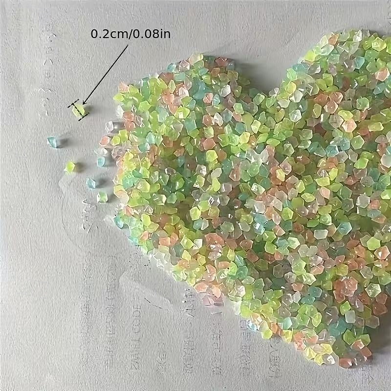 20000 pezzi di ciottoli di resina luminescenti al buio, ghiaia decorativa durevole per giardino, vialetto, acquario, decorazione per feste all'aperto e al chiuso del 2026 a $19.99 –P6