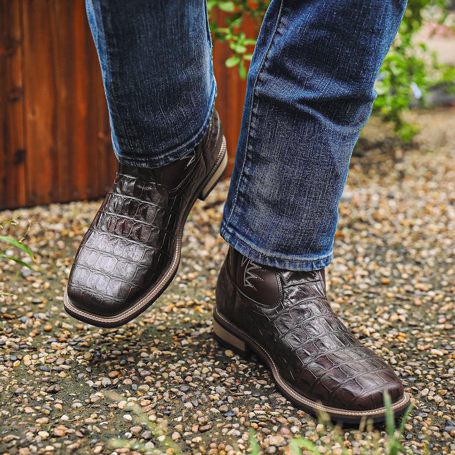 Bottes de cowboy western en cuir de vachette noir gaufré pour hommes avec bout pointu et coutures classiques, chaussures élégantes pour les événements country, l'équitation et la mode rodéo de 2025 ? $54.99 –P8