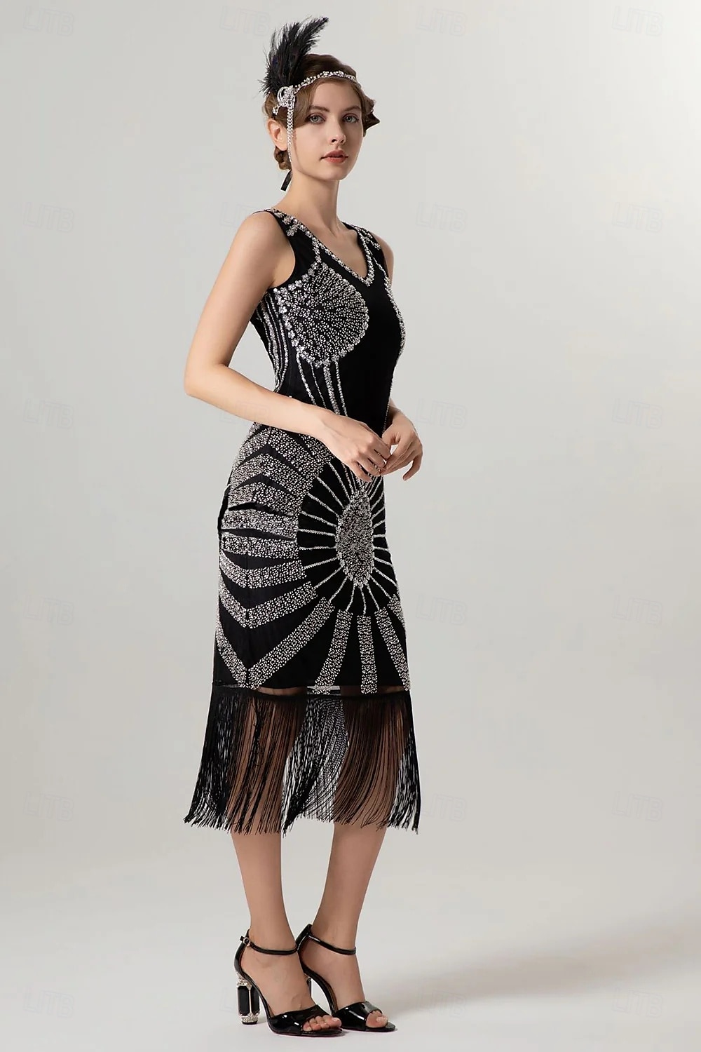 Rétro Vintage Années Folles Années 1920 Midi Robe Charleston Robe de cocktail Gatsby le Magnifique Fille Flapper Paillettes Frange Col en V Femmes Noël Halloween Carnaval Mariage Soirée Mascarade de 2025 ? $54.99 –P6