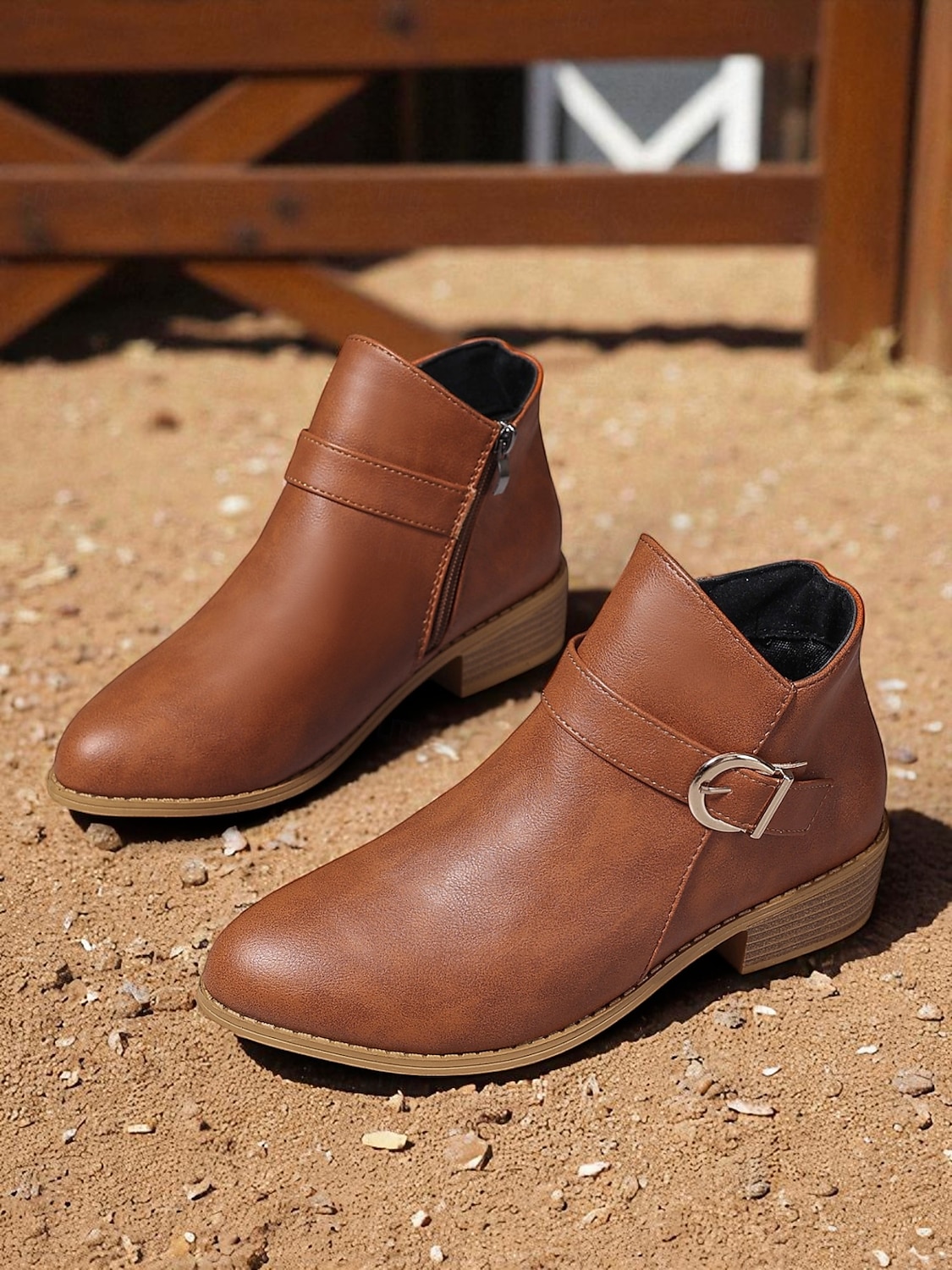 Botines marrones de piel sintética para mujer: botines de tacón bajo con hebilla y cremallera lateral para salidas de otoño, paseos por el campo y uso diario. 2025 - $26.99 –P1