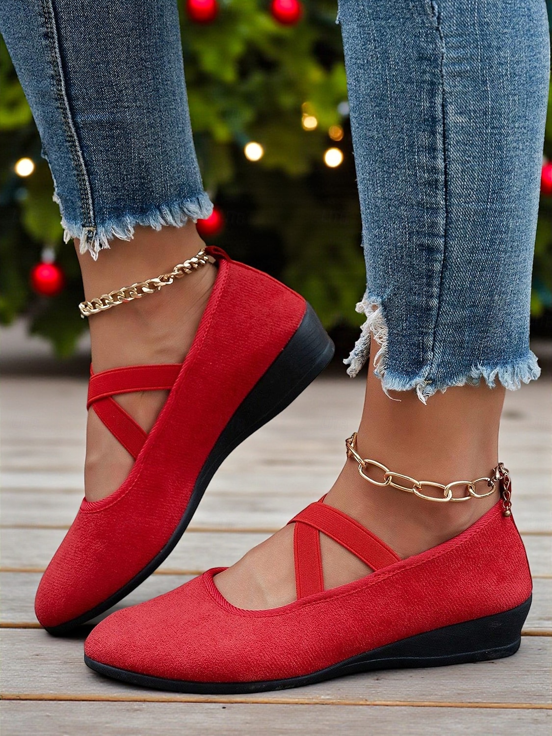 Rote Damen-Ballerinas aus Wildlederimitat mit gekreuzten Riemen – bequeme Mary-Jane-Schuhe mit niedrigem Keilabsatz für Weihnachtsfeiern, Herbstoutfits und entspannte Wochenendspaziergänge 2025 - $19.99 –P4