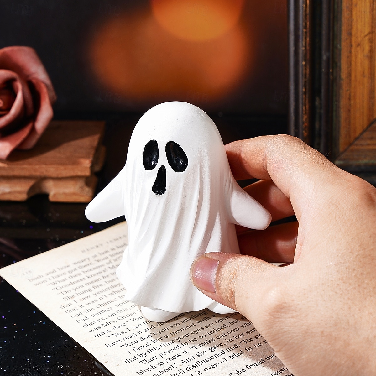 Estátua de Resina de Fantasma Fofo de Halloween Decoração de Mesa de Fantasma Fofo de Robe Branco Ornamento Assustador de Resina de Halloween para Casa de 2026 por $16.99 –P10