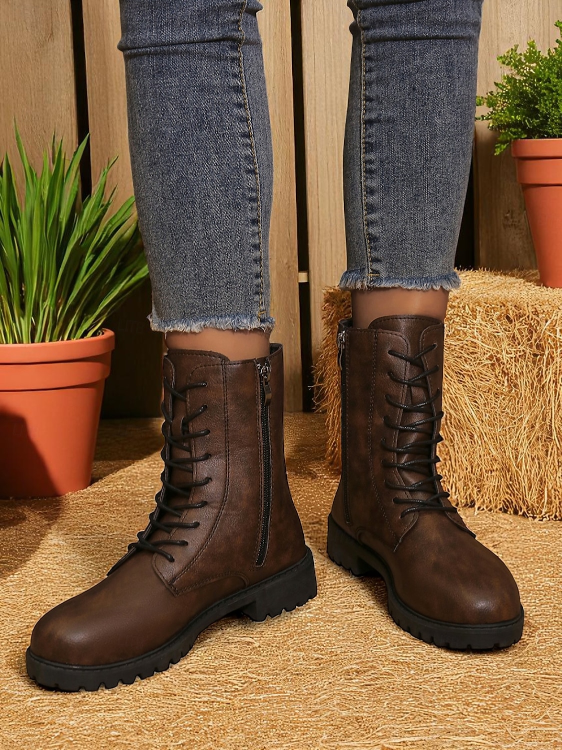 Botas de combate femininas de couro sintético marrom com zíper lateral – botas de cano curto com cadarço para trabalho ao ar livre no outono, tarefas agrícolas e uso casual diário de 2025 por $29.99 –P1
