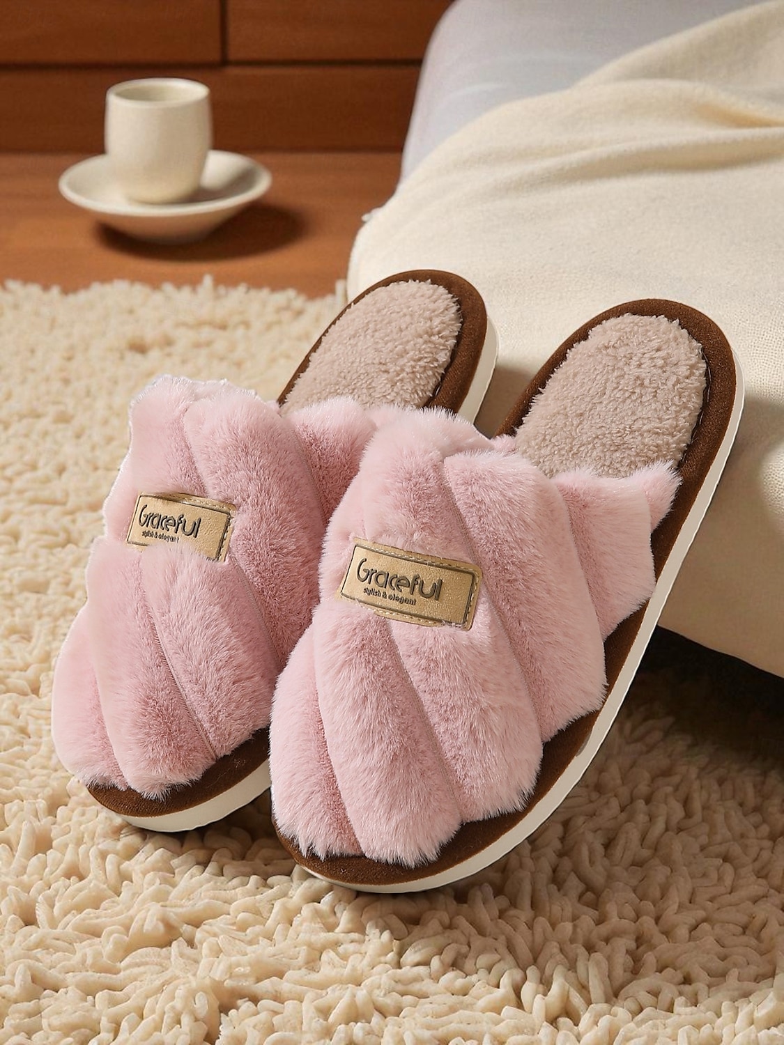 Chaussons en fausse fourrure pour femme – chaussures d'intérieur ultra douces pour le confort hivernal, la détente dans la chambre et la lecture détendue de 2025 ? $14.99 –P1