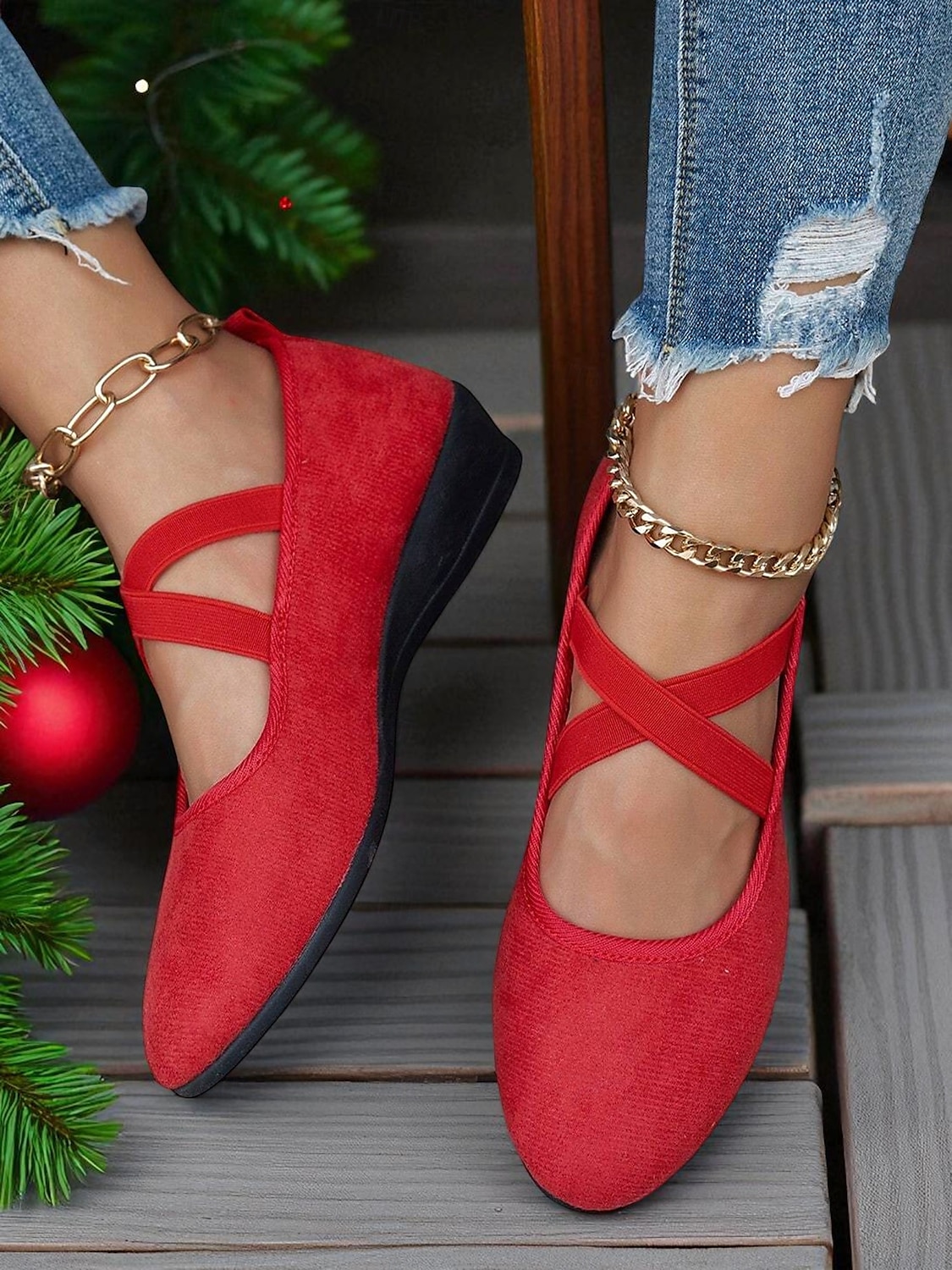 Rote Damen-Ballerinas aus Wildlederimitat mit gekreuzten Riemen – bequeme Mary-Jane-Schuhe mit niedrigem Keilabsatz für Weihnachtsfeiern, Herbstoutfits und entspannte Wochenendspaziergänge 2025 - $19.99 –P2