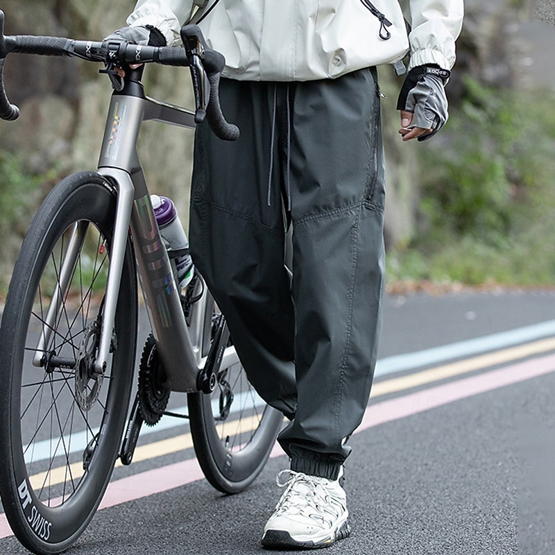 Herren Cargohosen Wanderhosen Jogginghose Regenhose zum Wandern Winter Außen Normale Passform Wasserdicht Winddicht Unterteile Kordelzug Tasche Elastischer Bund Dunkelgrau Schwarz Camping / Wandern 2025 - $51.99 –P5