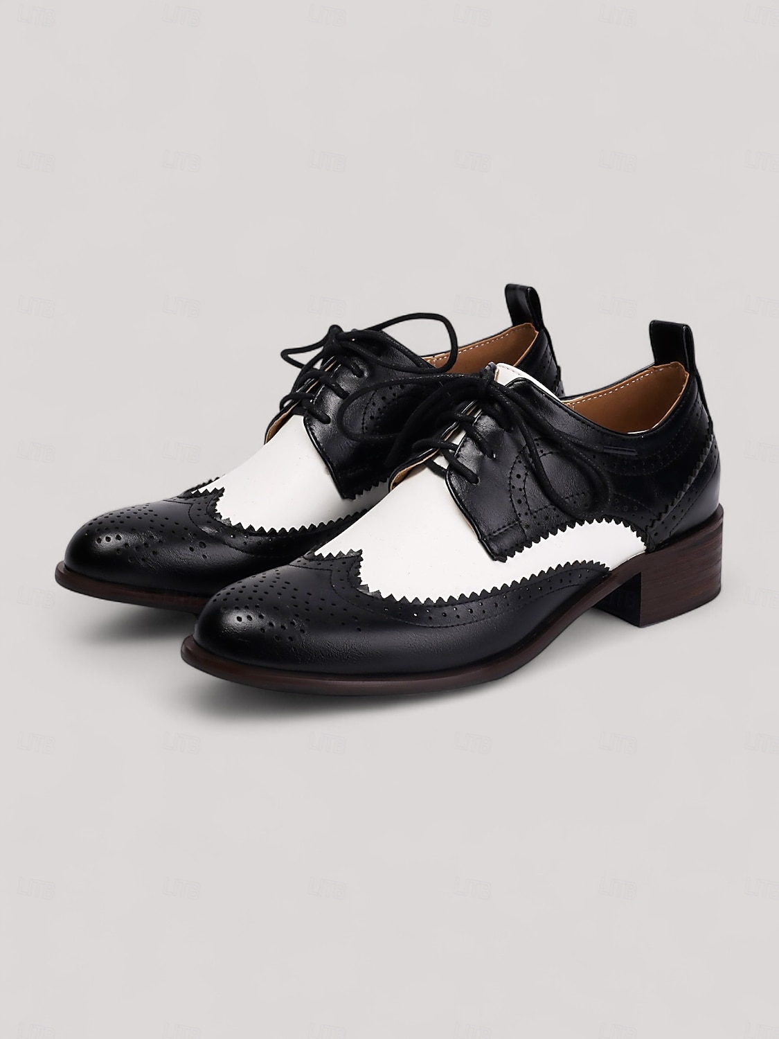 női fekete-fehér szárnyas oxford cipő - 1950-es évekbeli vintage brogue fűzős bőr alkalmi cipő irodába, hétköznapi kirándulásokra és retró ihletésű divatba 2025 - $46.99 –P2