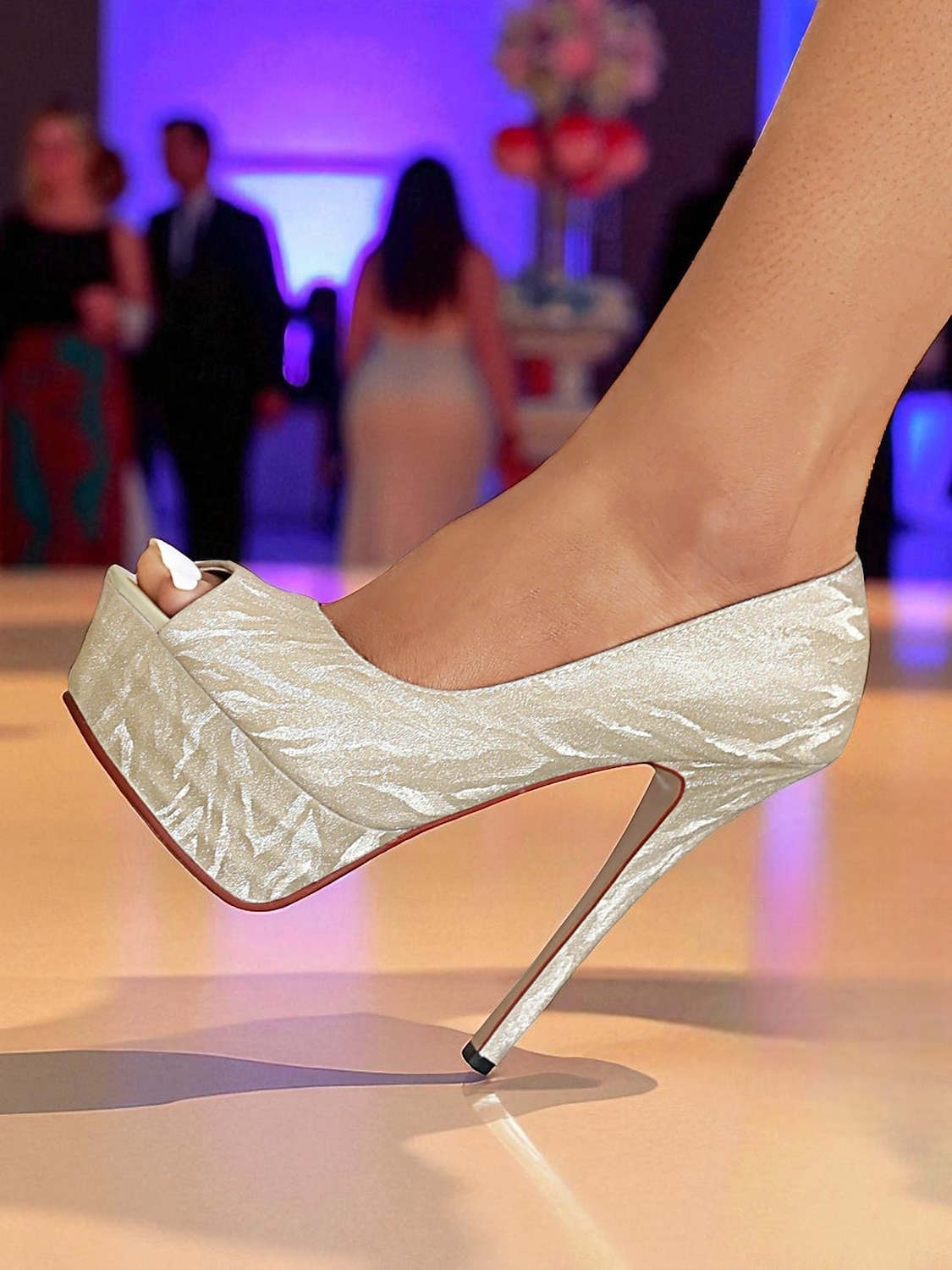 Escarpins à plateforme peep-toe argentés pour femmes avec motif subtil - escarpins à talons aiguilles hauts et audacieux pour les cocktails et les événements en soirée de 2025 ? $64.99 –P3