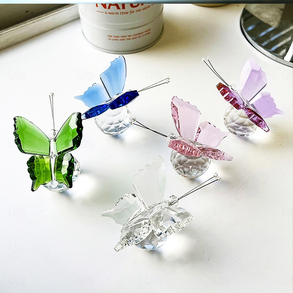 kristályüveg pillangófigura átlátszó gömb alakú talppal, elegáns üveg állatszobor lakberendezéshez, átlátszó pillangó dísz polcra, asztalra vagy ajándéktárgynak 2026 - $10.99 –P3