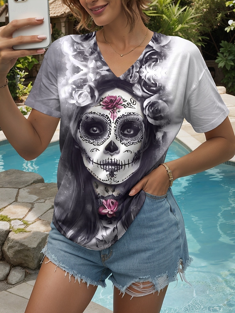 Halloween Femmes T-shirt Fleuri Graphique Crâne ancien Élégant Classique Manche Courte Col en V Hauts Réguliers Quotidien Imprimé Noir Orange Gris Été Printemps de 2025 ? $19.99 –P5