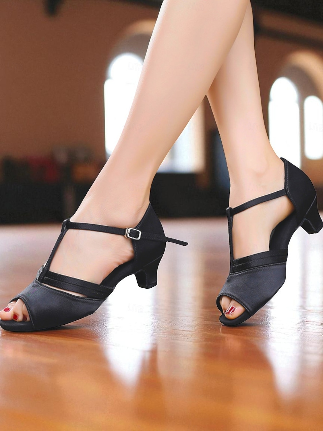 Scarpe da ballo latino in raso nero da donna - tacchi a spillo con cinturino a T per principianti e professionisti, ideali per salsa, rumba e sessioni di pratica del 2025 a $32.99 –P7