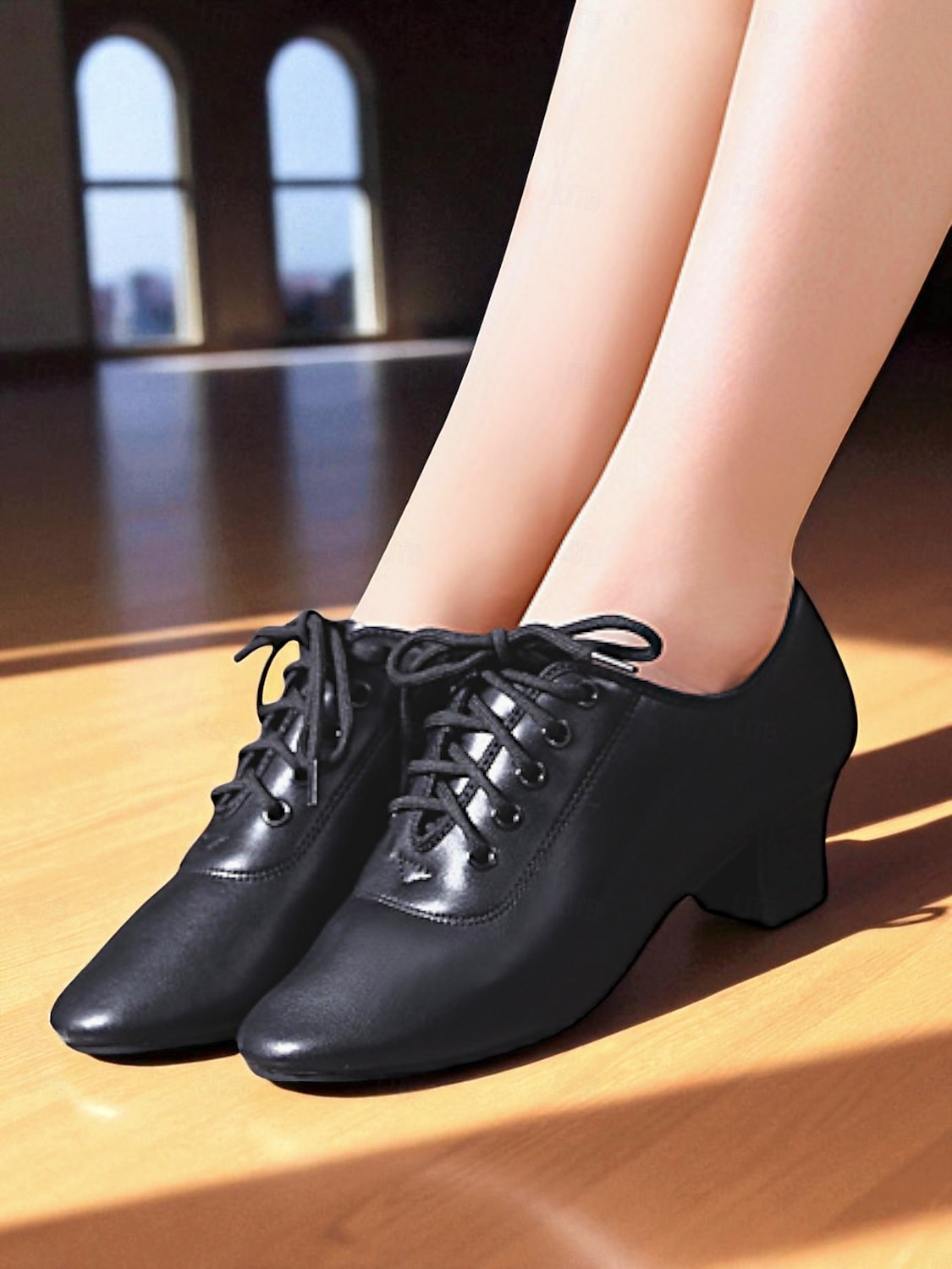 Sapatos de dança brancos com cadarço para mulheres - calçados profissionais de salto baixo para prática de dança de salão, dança latina e jazz de 2025 por $34.99 –P7