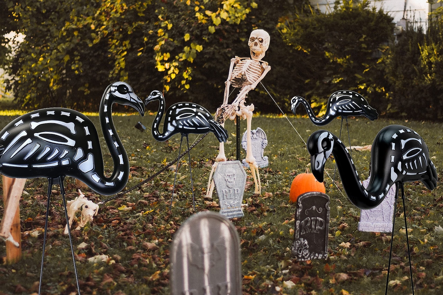 2025年 ハロウィン用ブラックフラミンゴスケルトンゾンビフラミンゴスカルフラミンゴ2個パック、杭付き、ハロウィン芝生オーナメント、不気味な墓地の装飾  コレクション – $1124.59 –P3
