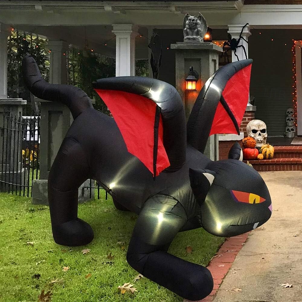 1 modèle gonflable de chat noir d'Halloween de 2,4 m avec lumière pour une atmosphère de fête d'horreur et étrange à l'intérieur et à l'extérieur d'Halloween de 2025 ? $71.99 –P1
