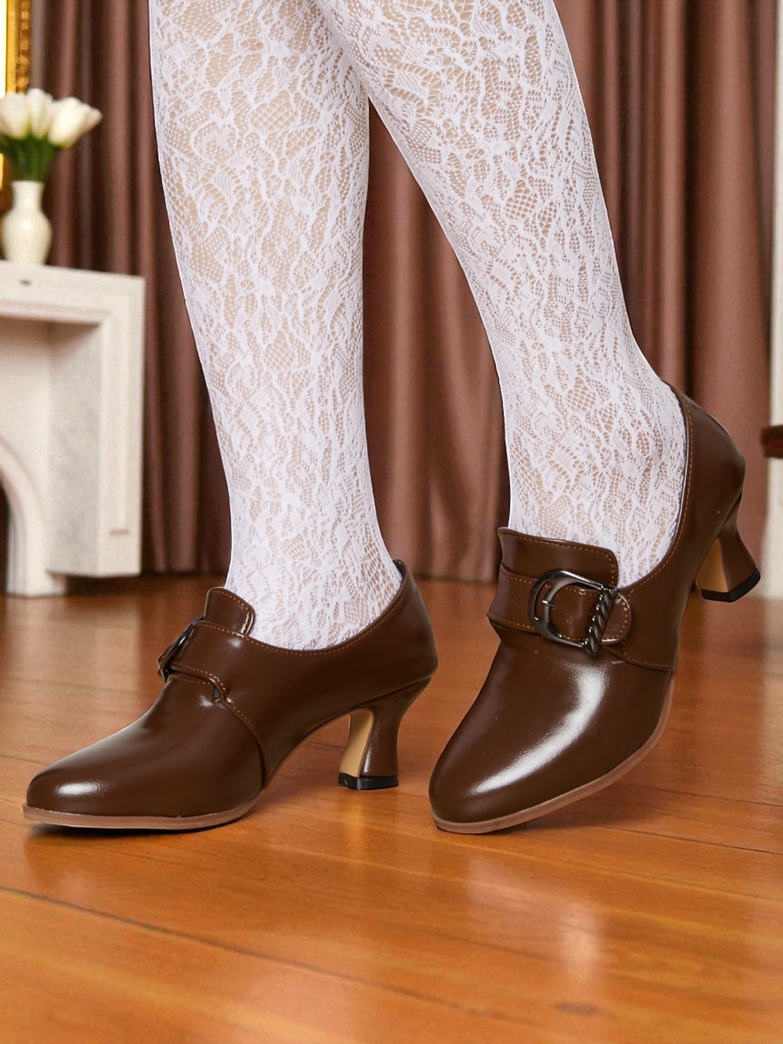 Retro brune damesko med imitert skinn – pumps inspirert av 1930-tallet for elegant kontorantrekk og antrekk i vintagestil 2025 - $46.99 –P4