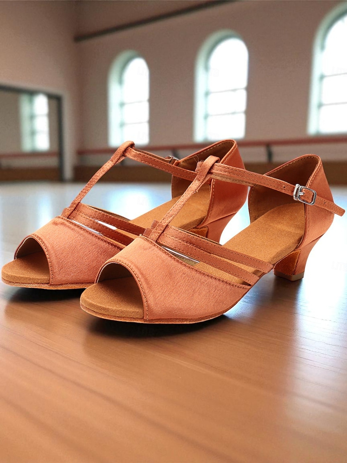 Scarpe da ballo latino in raso nero da donna - tacchi a spillo con cinturino a T per principianti e professionisti, ideali per salsa, rumba e sessioni di pratica del 2025 a $32.99 –P2