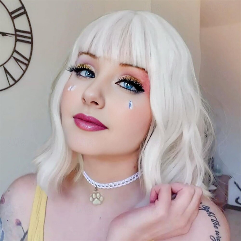 Perruques roses courtes ondulées, perruque pastel avec frange, cheveux synthétiques mi-longs pour femmes et filles, perruque de cosplay colorée en fibre synthétique résistante à la chaleur pour une de 2025 ? $23.99 –P2