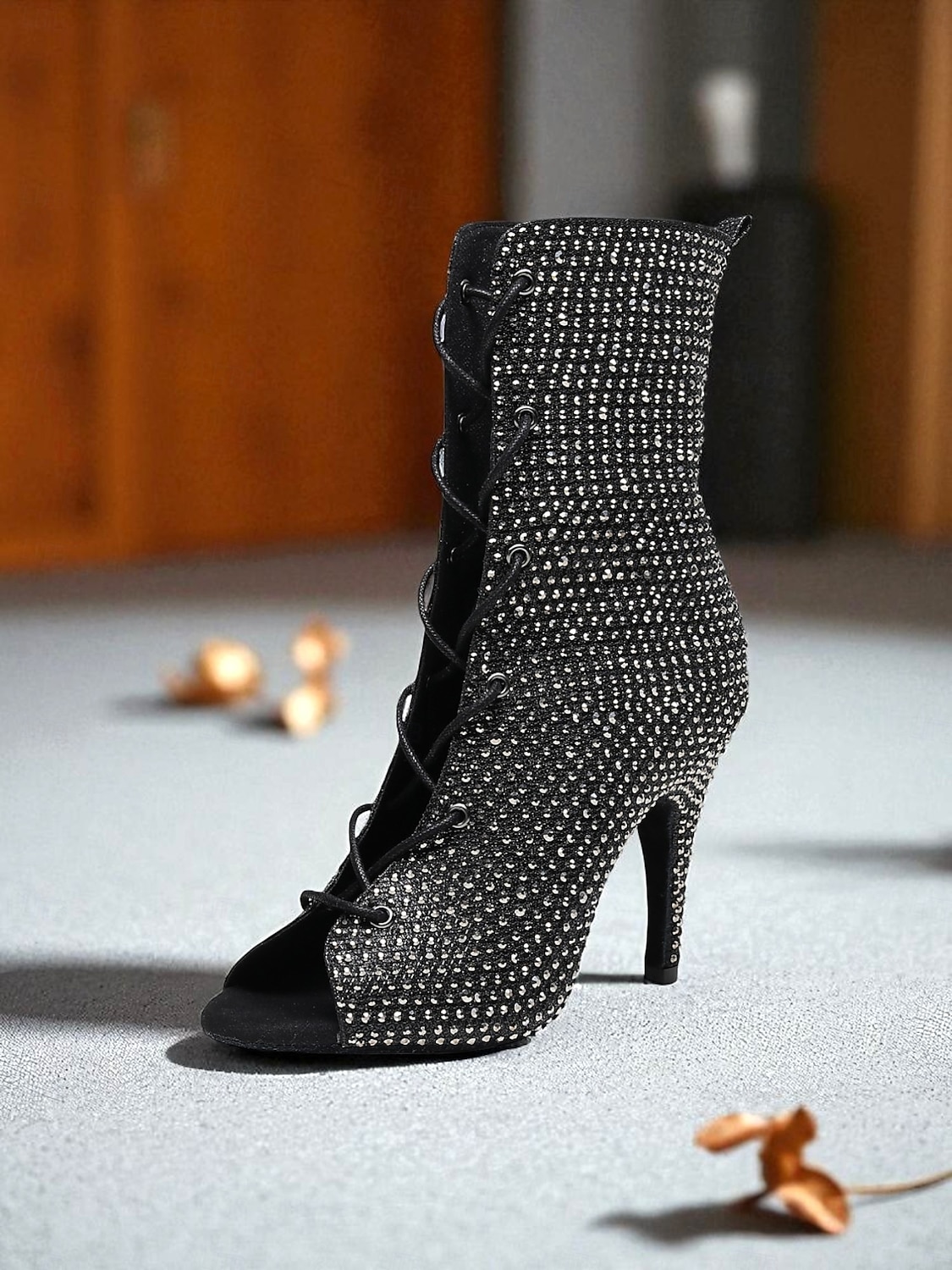 Bottines de danse à bout ouvert et strass pour femmes - bottines à talons courts et lacets scintillants pour les spectacles de salon et de scène latins de 2025 ? $69.99 –P6