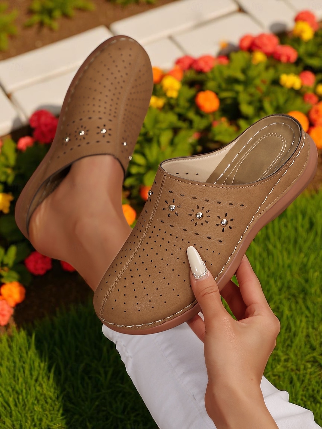 mules à enfiler découpées pour femmes – sabots confortables et respirants pour les journées décontractées, la détente dans le jardin et l'heure du thé sur la terrasse de 2025 ? $24.99 –P2