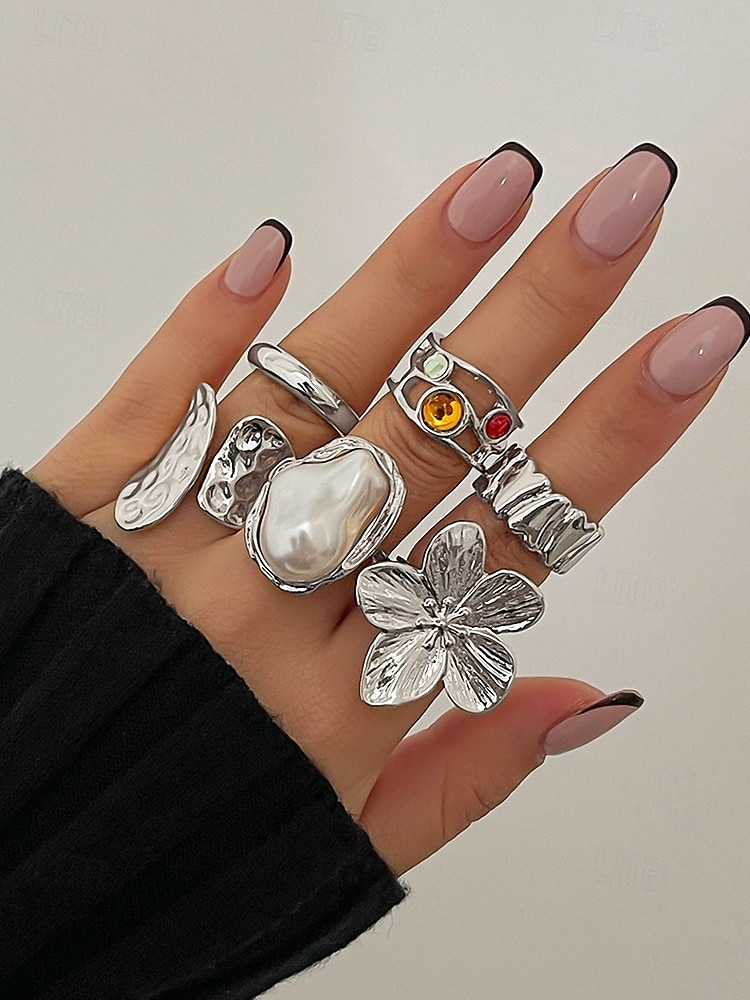 6-teiliges Vintage-Goldring-Set für Damen mit Perlen-, Blumen- und Edelsteinakzenten – modische Statement-Legierungsringe für Partys und den Alltag 2025 - $11.99 –P4