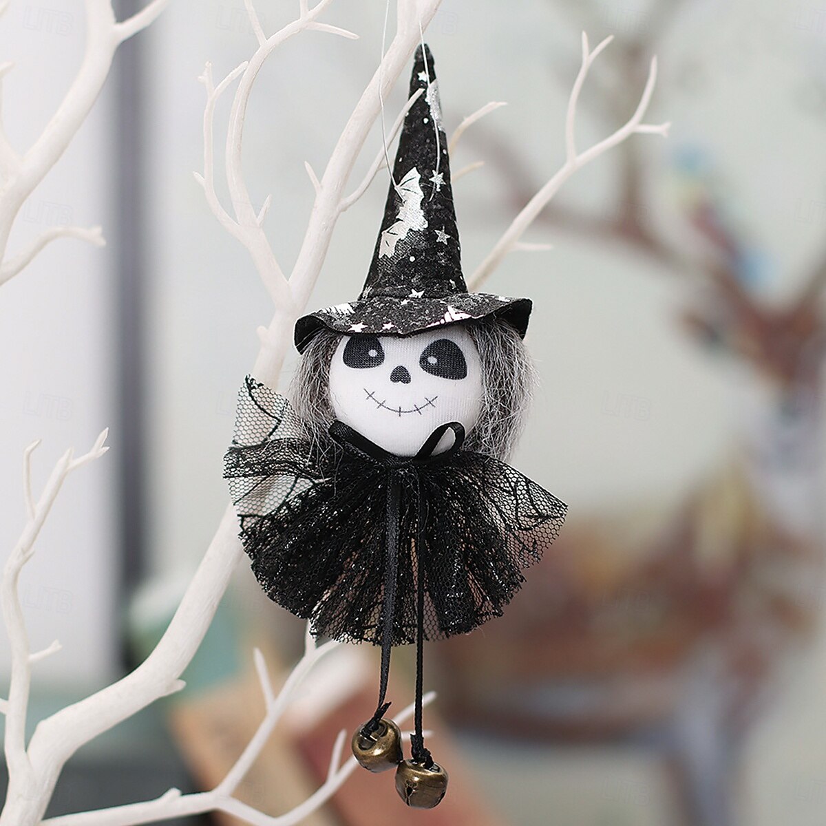 Závěsná ozdoba na halloweenskou panenku čarodějnice, kreslený zvonek s tylovou sukní, dýně, duch a plyšové přívěsky s černou kočkou pro vnitřní i venkovní halloweenské párty a domácí dekorace 2025 - $9.99 –P9