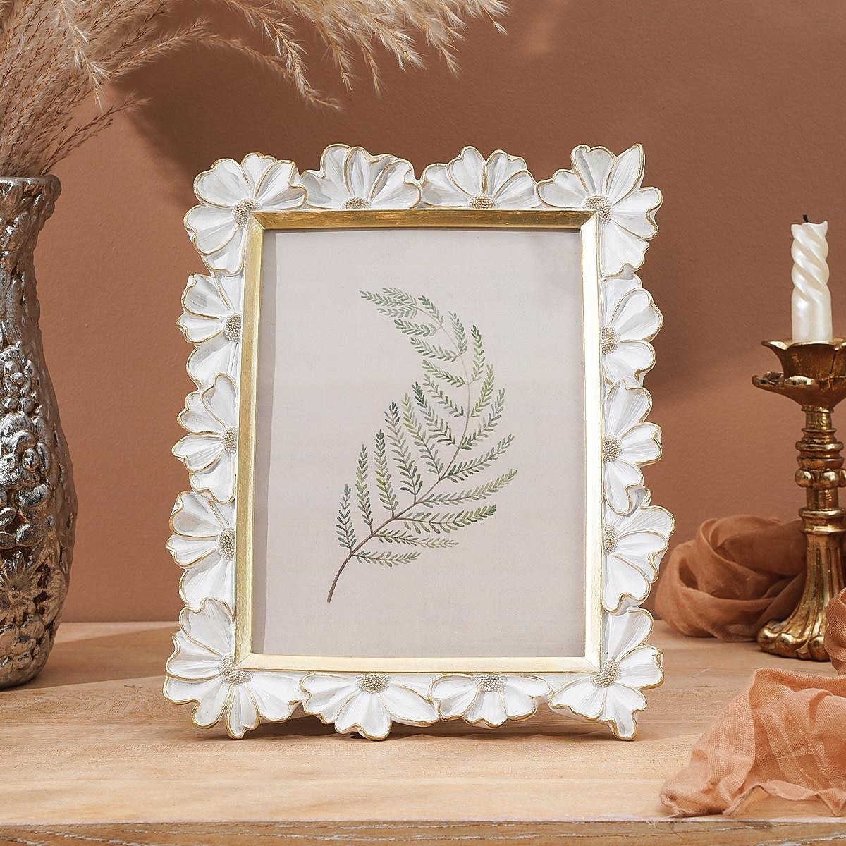 White Resin Photo Frame with Gold-Edged 3D Daisy Design, Square Picture Frame for Desktop Display, Horizontal and Vertical Use, Ideal for Home Decor and Photography Props 2025 - $18.99 –P7