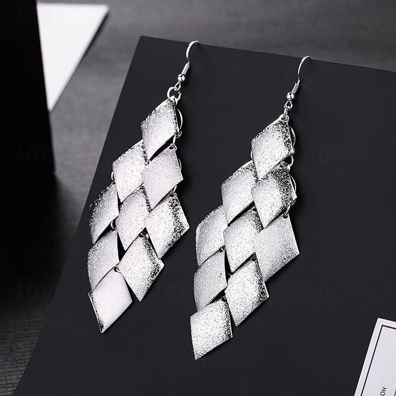 orecchini pendenti classici orecchini a foglia gioielli argento / nero / oro per carnevale San Valentino quotidiano laurea festival del 2025 a $18.49 –P1