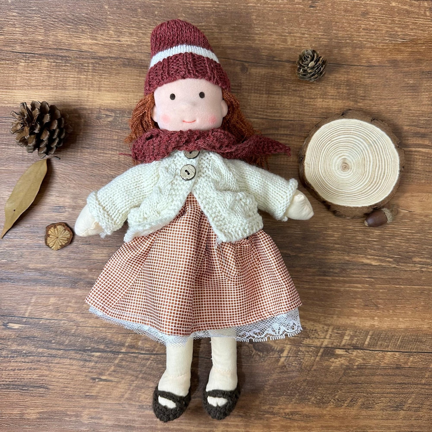 Poupée Waldorf en coton, poupée d'artiste, mini-poupée à habiller faite à la main, emballage cadeau d'Halloween, bénédiction pour cadeaux de Noël de 2025 ? $46.99 –P7