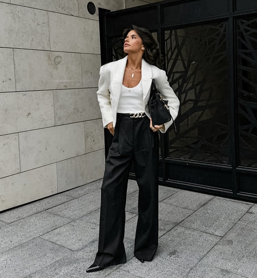 Femmes Blazer Confortable Boutons Élégant ancien Mode Style OL École Formel Vacances Bureau Court Revers Cranté Coupe régulière manche longue Vêtements d'extérieur Blanche Automne Hiver de 2025 ? $48.99 –P2