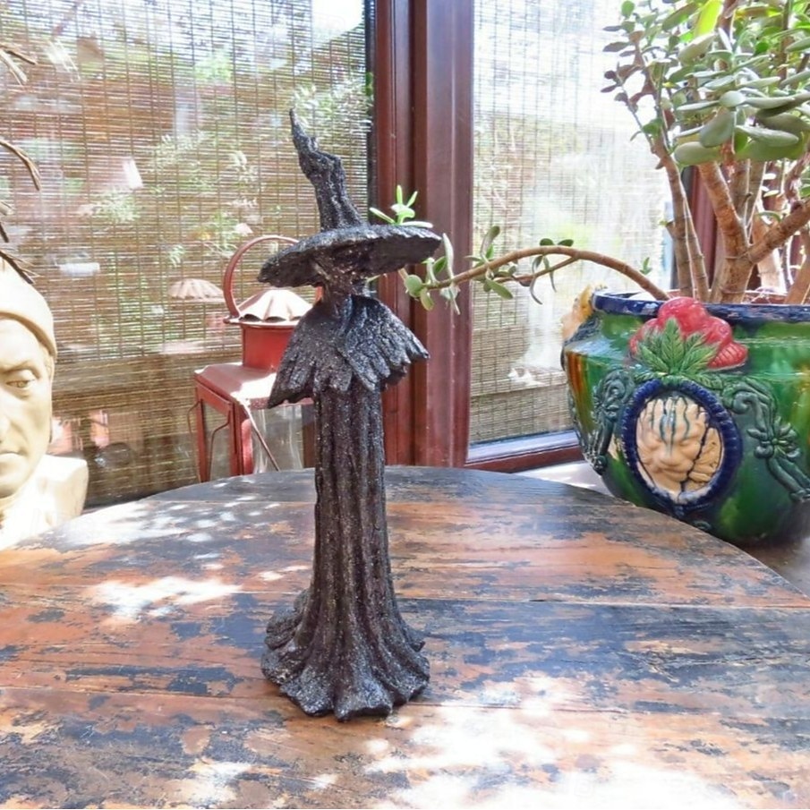 2025年 ハロウィン魔女像 樹脂製魔女 神秘的な像 装飾品 ゴシック魔女 カボチャのフィギュアを持つ 寝室 リビングルーム キッチン デスクトップ用ホームデコレーション  コレクション – $24.99 –P8