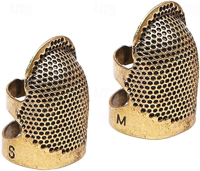 Confezione da 4 dita da cucito con protezione per le dita regolabile, protezione in metallo per spilli, aghi per cucire, quilting, accessori per il fai da te, strumenti per cucire e ricamo (2 misure) del 2025 a $9.49 –P6