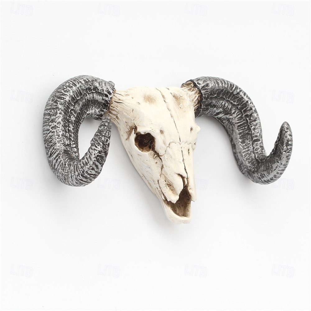Decorazione da parete per Halloween con teschio di mucca, gancio da parete in resina con corno di toro, portachiavi decorativo con testa di animale per ingresso, stile gotico occidentale, del 2025 a $9.99 –P5