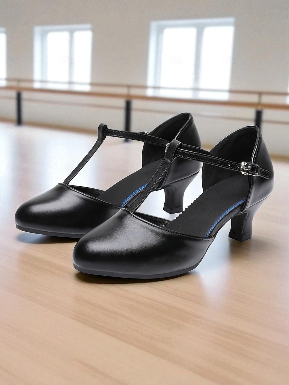 Zapatos de baile negros con tira en T para mujer: cómodos tacones de salón latino con punta cerrada y hebilla ajustable, zapatos de rendimiento profesional para salsa, tango y sesiones de práctica. 2025 - $32.99 –P1