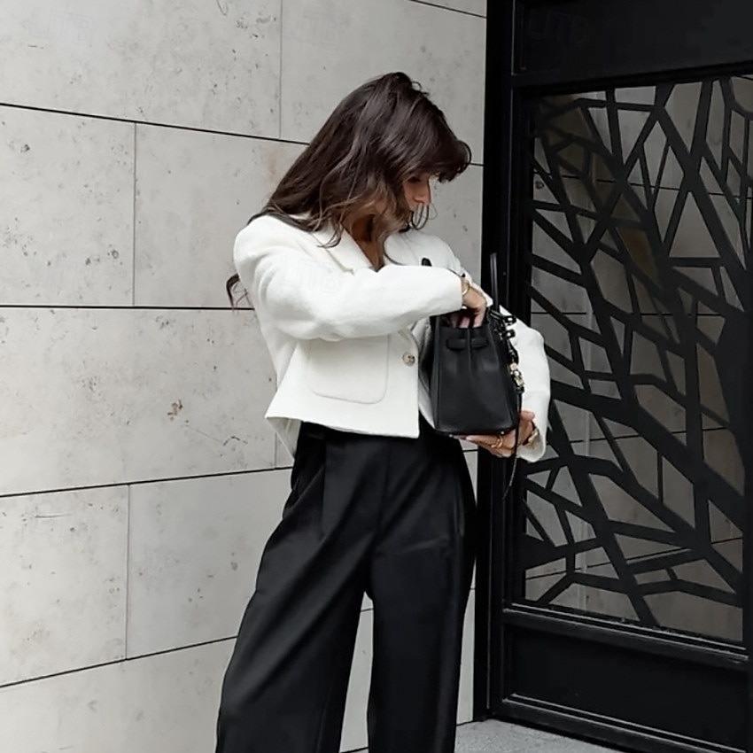 Femmes Blazer Confortable Boutons Élégant ancien Mode Style OL École Formel Vacances Bureau Court Revers Cranté Coupe régulière manche longue Vêtements d'extérieur Blanche Automne Hiver de 2025 ? $48.99 –P4
