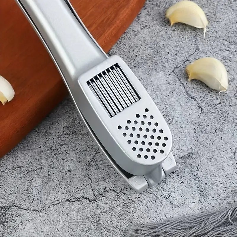 2-in-1 knoflooksnijder en -stamper, multifunctionele knoflookpers met reinigingsborstel, keukenhulp van aluminiumlegering voor eenvoudige knoflookbereiding 2025 - $18.99 –P10