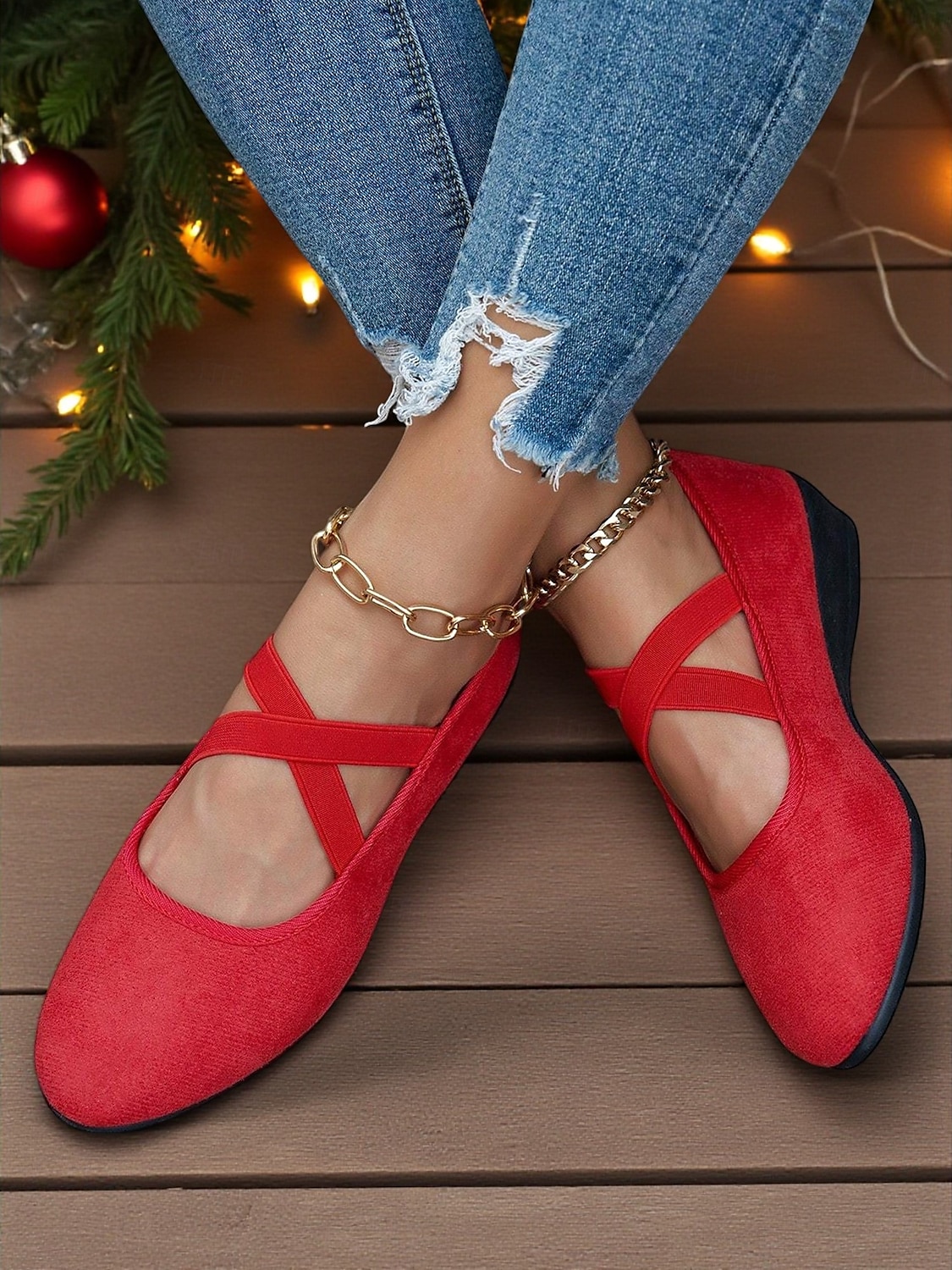 Rote Damen-Ballerinas aus Wildlederimitat mit gekreuzten Riemen – bequeme Mary-Jane-Schuhe mit niedrigem Keilabsatz für Weihnachtsfeiern, Herbstoutfits und entspannte Wochenendspaziergänge 2025 - $19.99 –P1