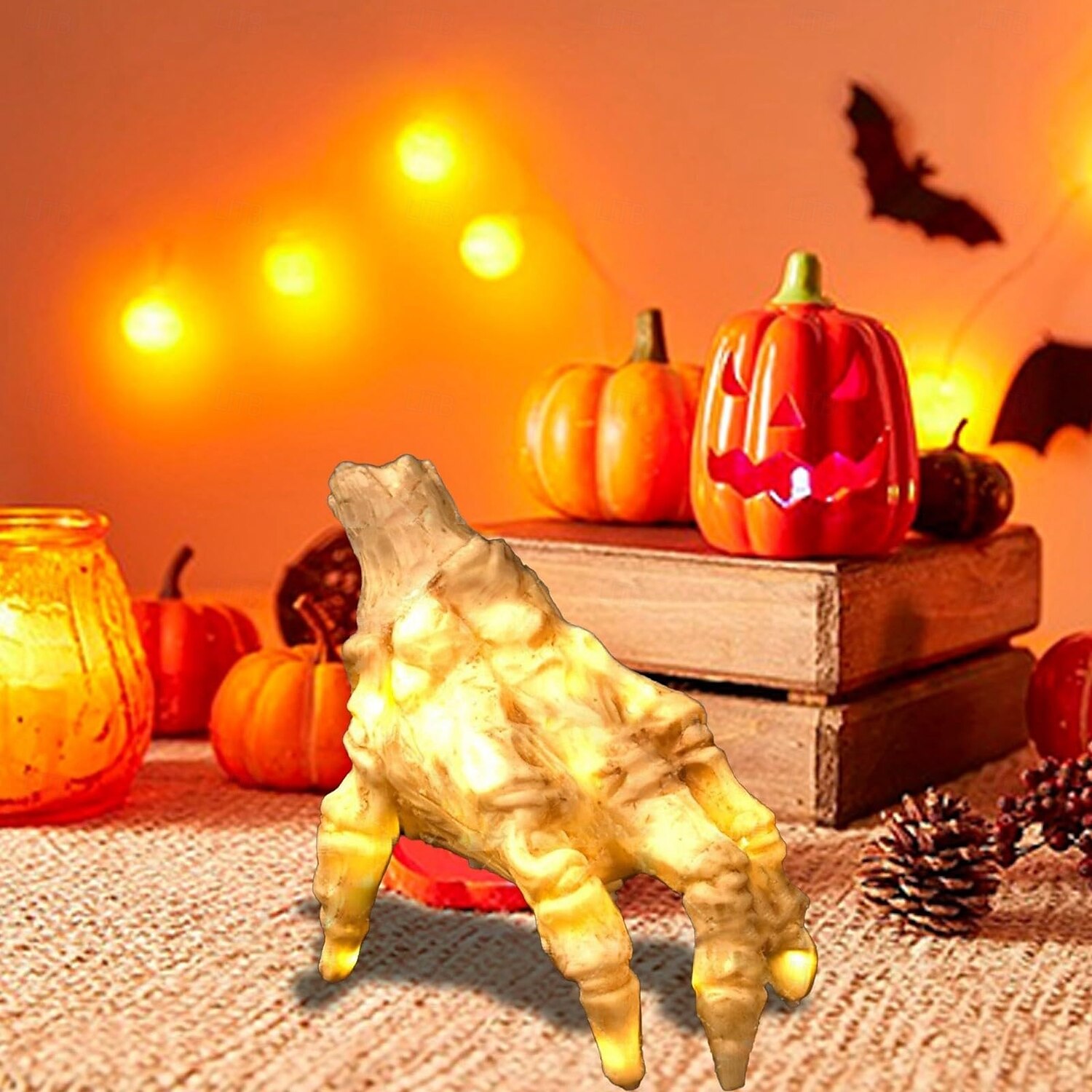 Decorazioni di Halloween a forma di mano di scheletro che striscia, spaventoso teschio che striscia attivato dal suono, mano di scheletro che striscia con luce calda alimentata a batteria per feste, del 2025 a $51.99 –P3