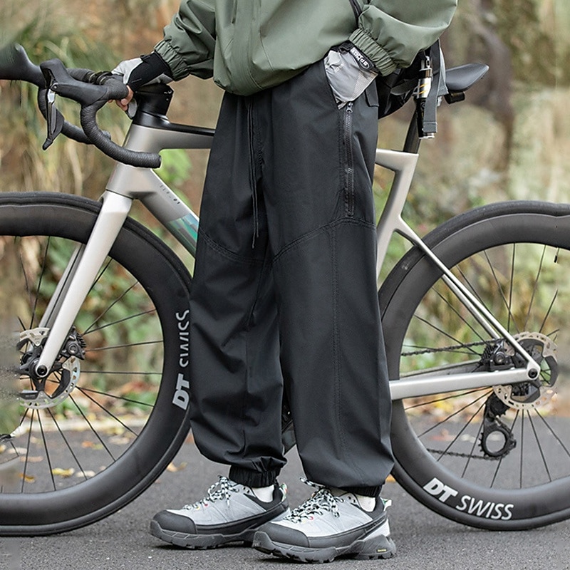 Herren Cargohosen Wanderhosen Jogginghose Regenhose zum Wandern Winter Außen Normale Passform Wasserdicht Winddicht Unterteile Kordelzug Tasche Elastischer Bund Dunkelgrau Schwarz Camping / Wandern 2025 - $51.99 –P9