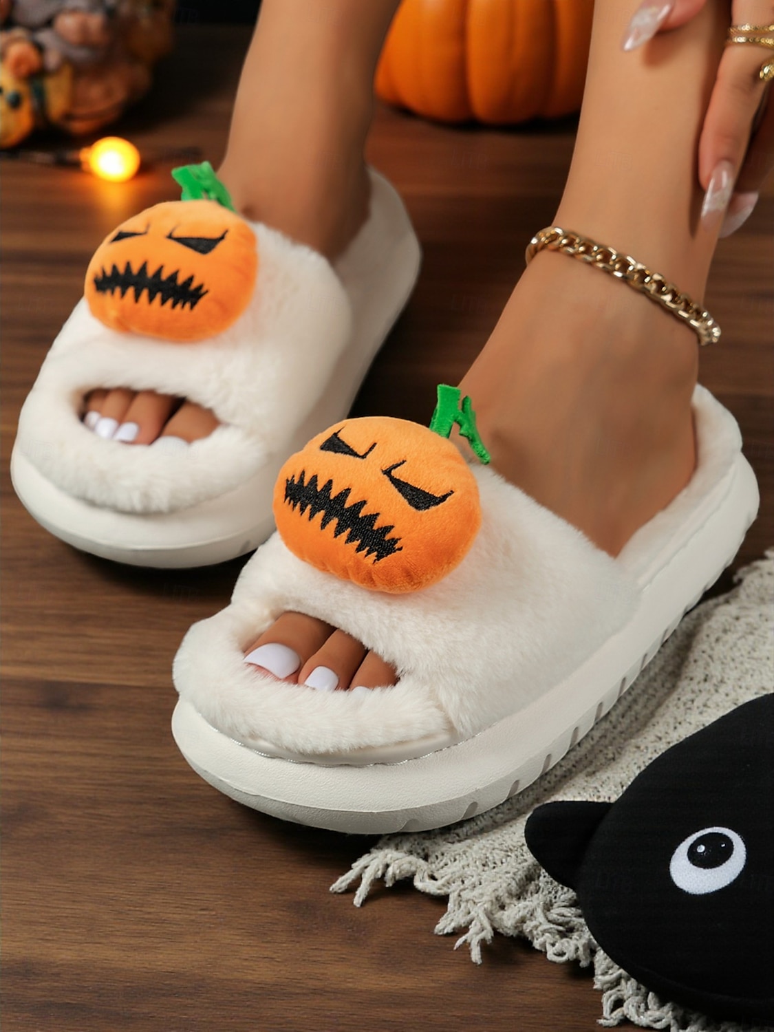 női fehér, bolyhos halloweeni tökcipő – puha beltéri cipő vicces rajzfilmfigurás dizájnnal őszi és ünnepi otthoni viseletre 2025 - $19.99 –P4