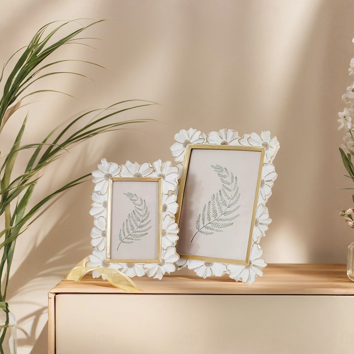 White Resin Photo Frame with Gold-Edged 3D Daisy Design, Square Picture Frame for Desktop Display, Horizontal and Vertical Use, Ideal for Home Decor and Photography Props 2025 - $18.99 –P6
