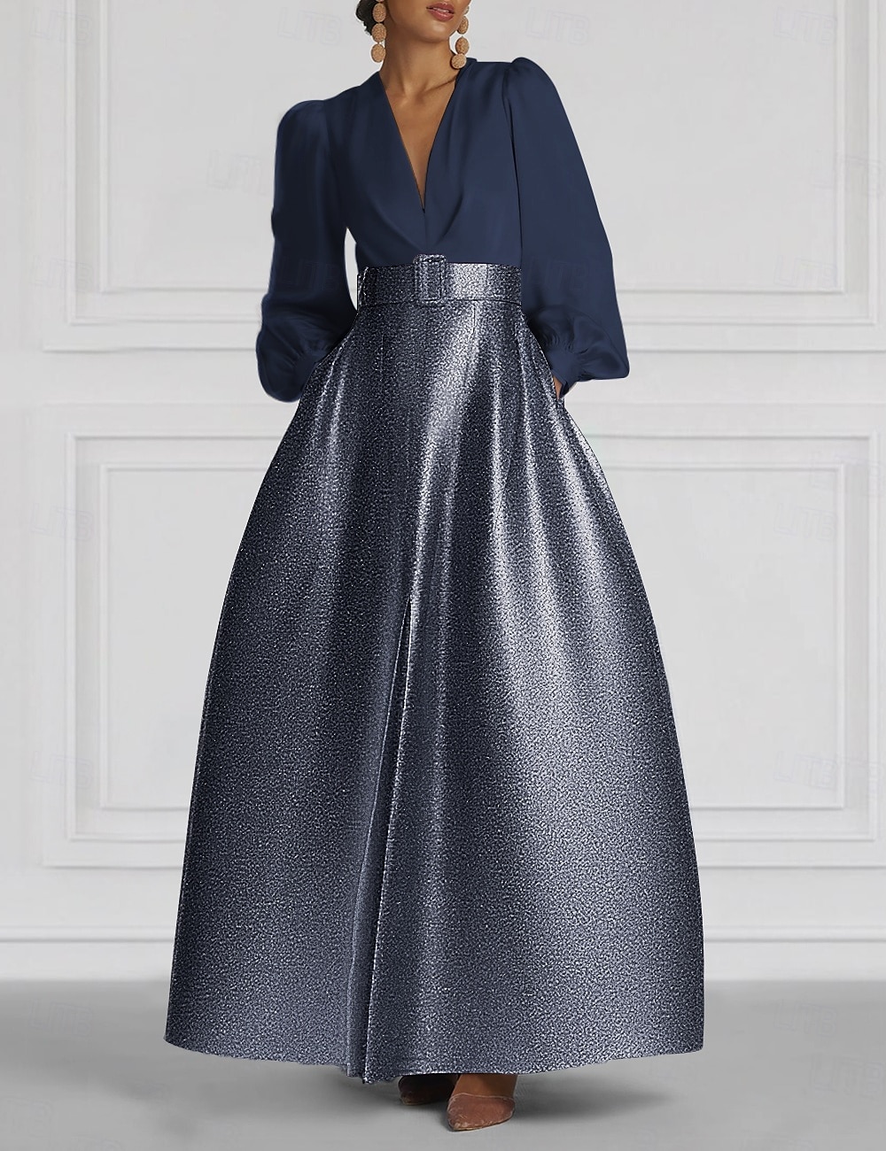 Abito da Sera A-Line Nera e Oro con Cravatta Nera Gonna Jacquard Brillante con Cintura Formale Matrimonio Lunghezza a Terra Manica Lunga Collo a V Seta con Tasca e Fessura del 2025 a $157.99 –P4