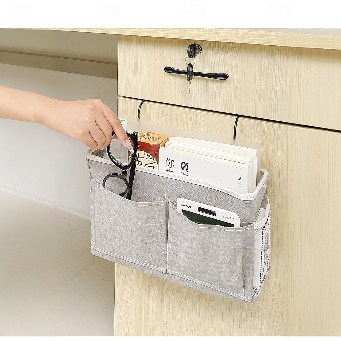 Organizador de mesita de noche con correas fijas, bolsillo colgante para almacenamiento de regreso a la escuela, canasta de almacenamiento de mesita de noche de lino y algodón para estudiantes 2026 - $9.99 –P6