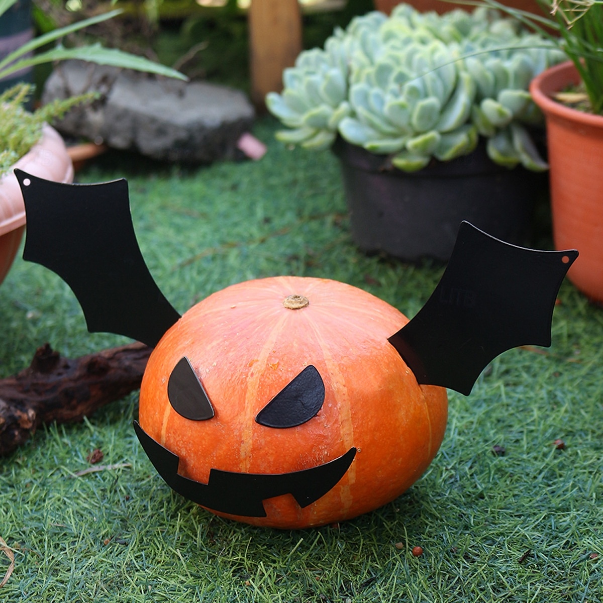 decorazioni fai da te a forma di pipistrello in metallo e zucca per Halloween, decorazioni spettrali per desktop e giardini all'aperto per creare l'atmosfera di Halloween del 2025 a $12.49 –P5