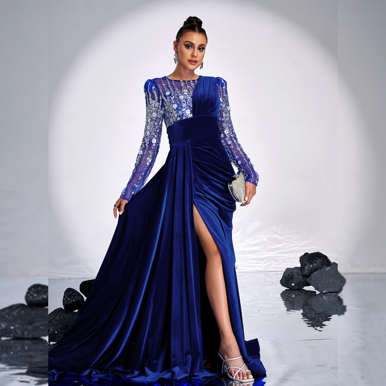 Blumen Pailletten Meerjungfrau  Trompete Abendkleid Stretch Samt Elegantes Kleid Formelles Hochzeits-Sweep  Brush Zug Langarm Puffärmel Rundhalsausschnitt Spitzenapplikation mit Falten Gerafft Schlitz 2025 - $174.99 –P2